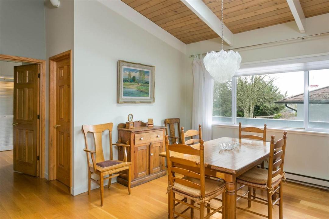 Photo of Livingroom in North Vancouver