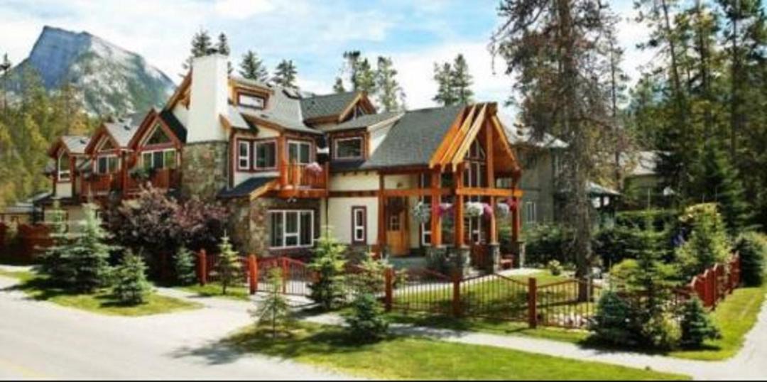 Photo of Others in Banff