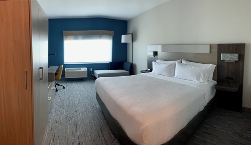 Basic Room, 1 King Bed