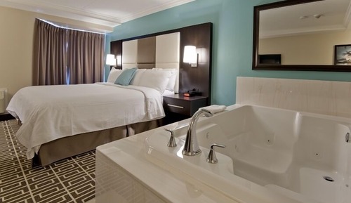 Junior Suite, 1 King Bed, Jetted Tub