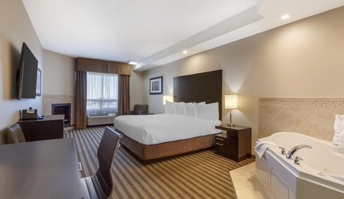 Suite, 1 King Bed, Non Smoking, Jetted Tub