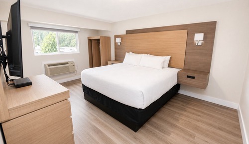 Presidential Suite Lake View and Balcony