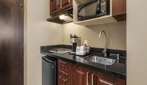 Standard Room, 2 Queen Beds, Non Smoking, Kitchenette (Pet Friendly)
