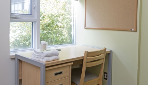 Three Bedroom Dormitory Apartment, Yamnuska Hall