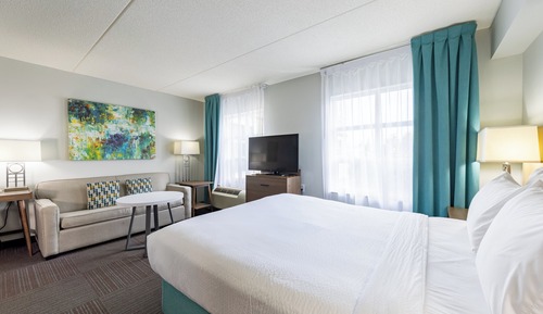 Studio Suite, 1 Queen Bed, Kitchen