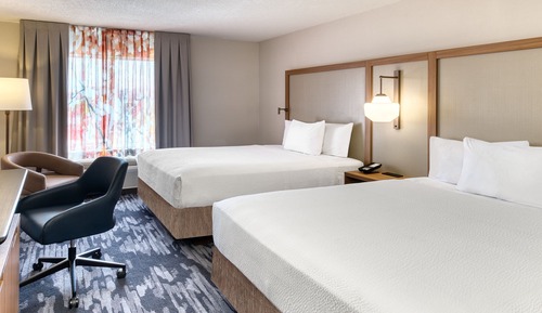 Room, 2 Queen Beds, Hearing Accessible (Roll-in Shower)