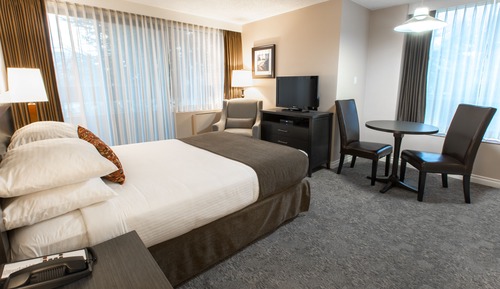Traditional Room, 1 Queen Bed, Kitchenette