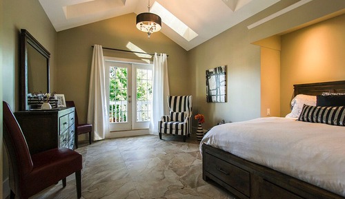 Luxury Studio Suite, 1 Queen Bed, Private Bathroom (Queen Luxury Suite)