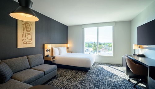 Room, 1 Queen Bed with Sofa bed, Roll-in Shower
