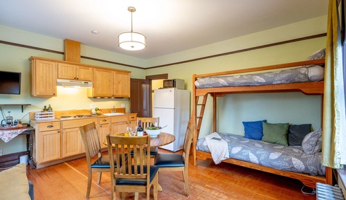 Comfort Studio, Multiple Beds, Non Smoking, Kitchen (VICTORIA SUITE - UPPER LEVEL VIEW)