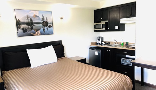Deluxe Room, 1 Queen Bed