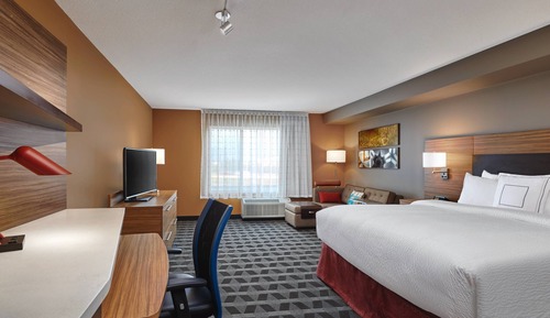 Signature Studio, 1 King Bed with Sofa bed