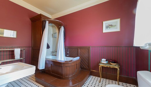 Deluxe Room, 1 Queen Bed