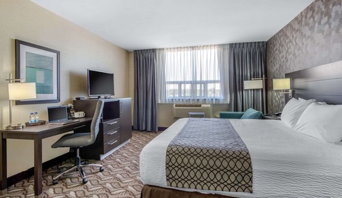 Business Room, 1 King Bed, Non Smoking (Upgrade)