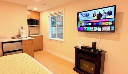 Alpine Chalet Suite, 2 Queen Beds, Kitchenette, Pet-Friendly