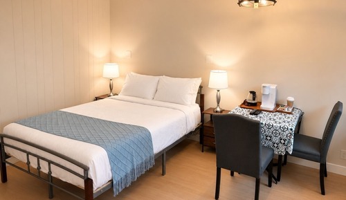 Standard Room, 1 Queen Bed, No Pet