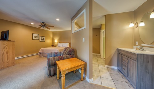 Premium Townhome, 4 Bedrooms (401 or 1103 Phase 2)