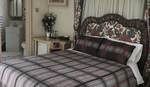 Honeymoon Cottage, 1 Queen Bed, Accessible