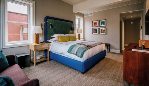 Suite, 1 King Bed (Explorers)