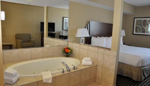 King Suite with Spa Bath - Non Smoking