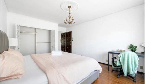 Queen Room with Shared Bathroom