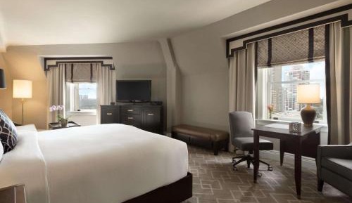 Fairmont Gold King Room