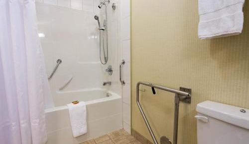 Queen Room - Disability Access Tub