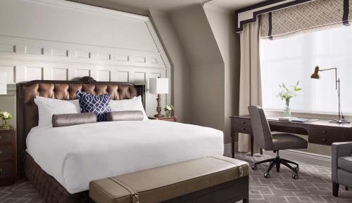 Fairmont Gold King with River View