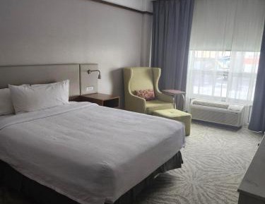 Queen Room - Disability Access