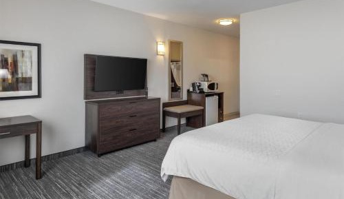 King Room with Roll-In Shower - Disability/Non-Smoking