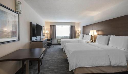 Queen Room with Two Queen Beds - Non-Smoking