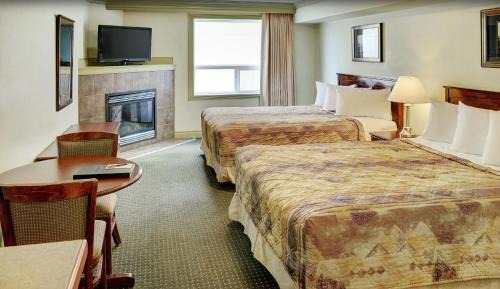 Deluxe Queen Room with Two Queen Beds