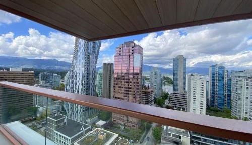 Superior One-Bedroom Apartment with Balcony