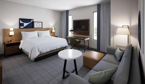 Studio King Suite with Roll In Shower - Mobility Accessible