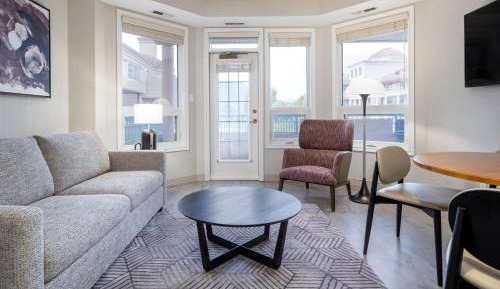 1 Bedroom Condominium, 1 King, Sofa bed