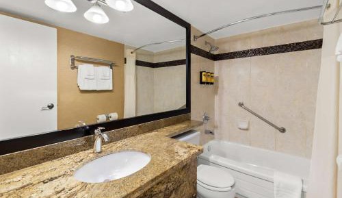 King Room with Patio - Non-smoking