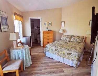 Queen Room with Garden View