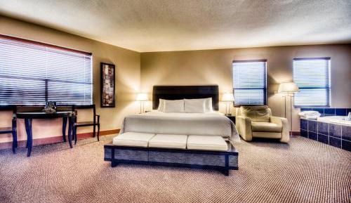 King Suite with Spa Bath