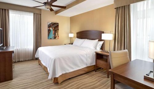 One-Bedroom King Suite - Non-Smoking