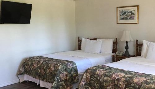 Three Queen Beds Non-Smoking