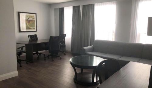 Queen Suite with Sofa Bed - Non-Smoking