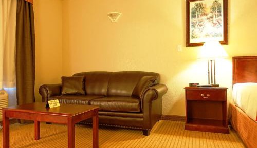 King Suite with Hot Tub - Non-Smoking