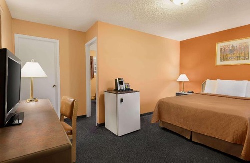 Quesnel Hotel | Travelodge by Wyndham Quesnel BC