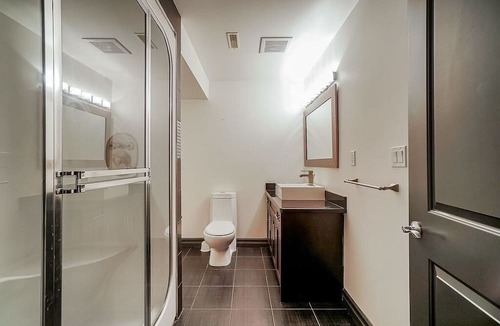 Fleetwood House | 2BR Modern Basement Suite in Surrey