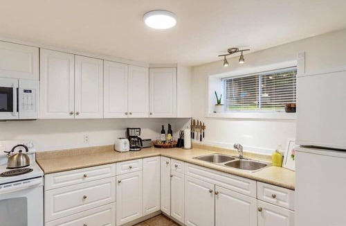 Youbou Cottage | Arbutus Cottage