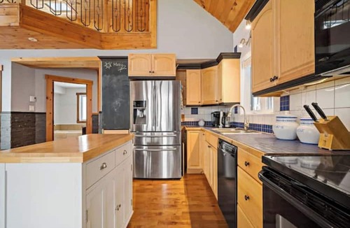 Nominingue Ski Chalet | Autumn retreat for couples