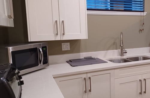 Port Moody Apartment | Quiet apartment in beautiful Port Moody