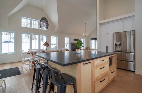 Stanstead Township House | Verdē-Magog-SPA-10 personnes-Accès au lac