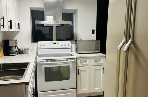 Cultus Lake House | 1 BHK Guest Suite in Cultus Lake