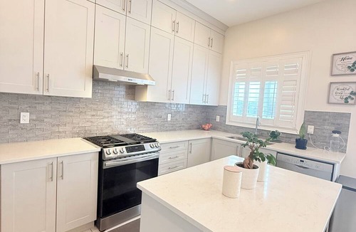 Streetsville House | Luxurious Detached Five-Bedroom House in Mississauga.